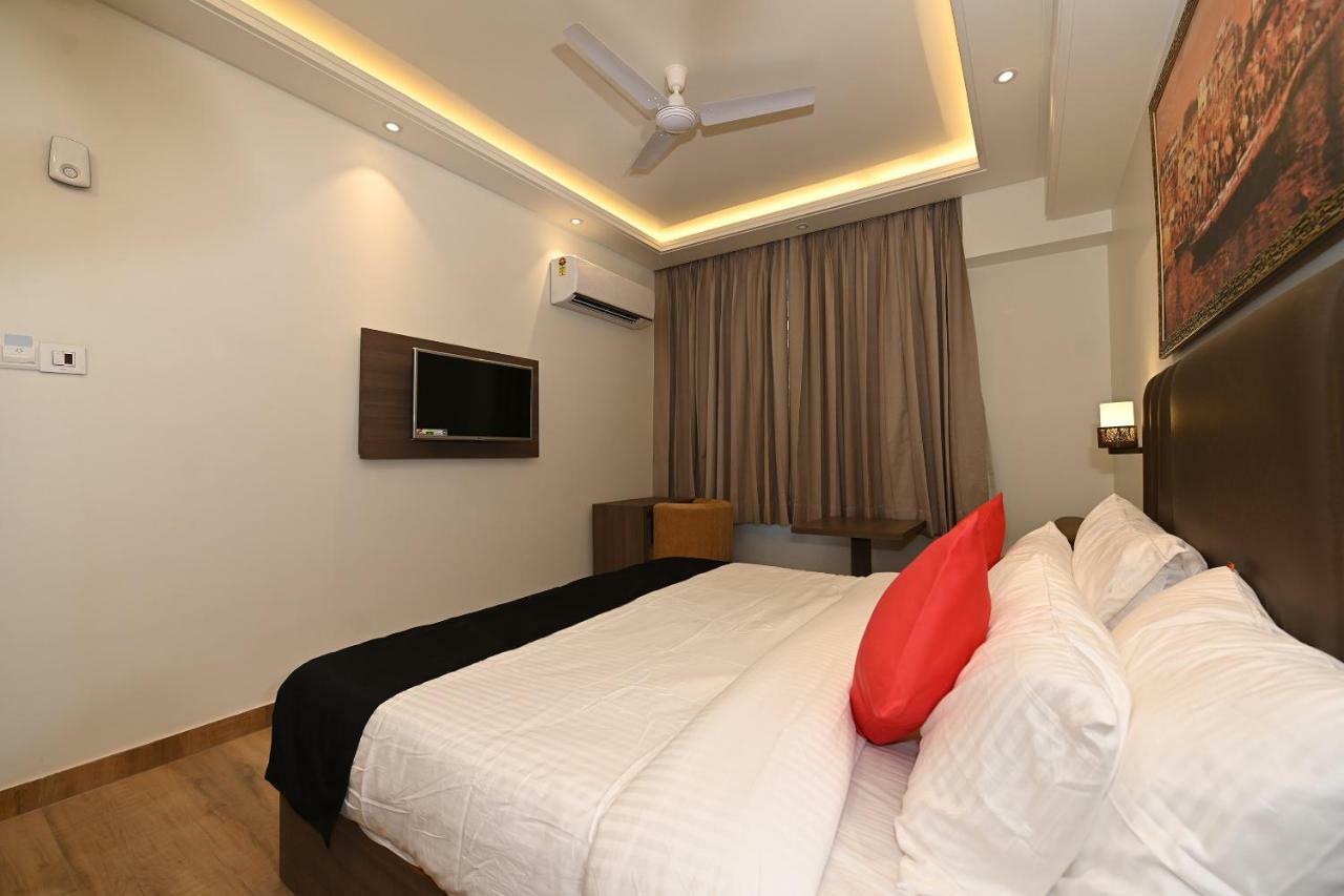 Hotel Sugar Stars Varanasi