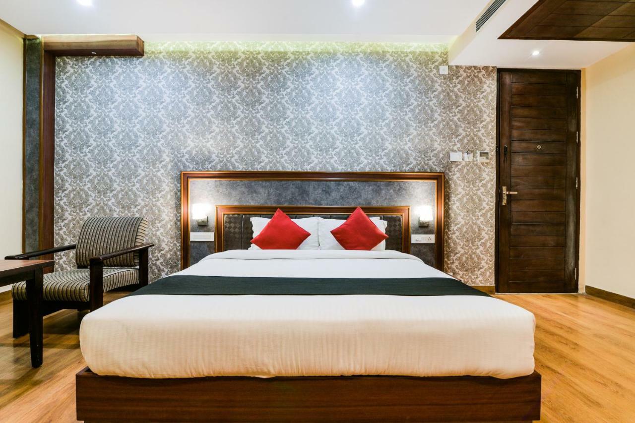 Hotel Capital O 4535 Uma Palace Varanasi