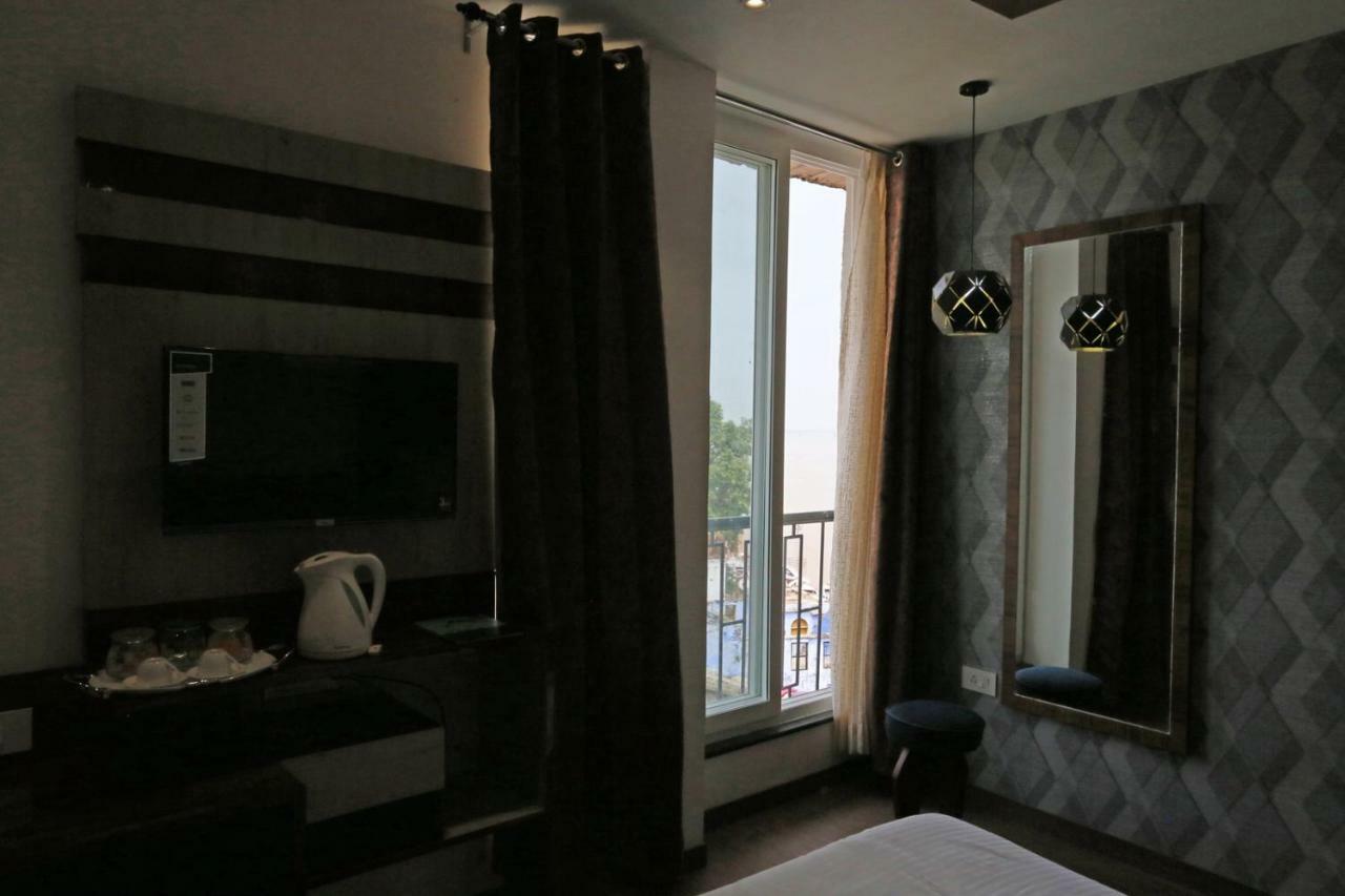 A Palace On River Hotel 3*
