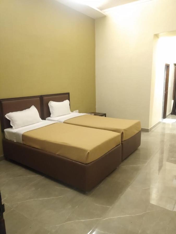 De Paris 3*