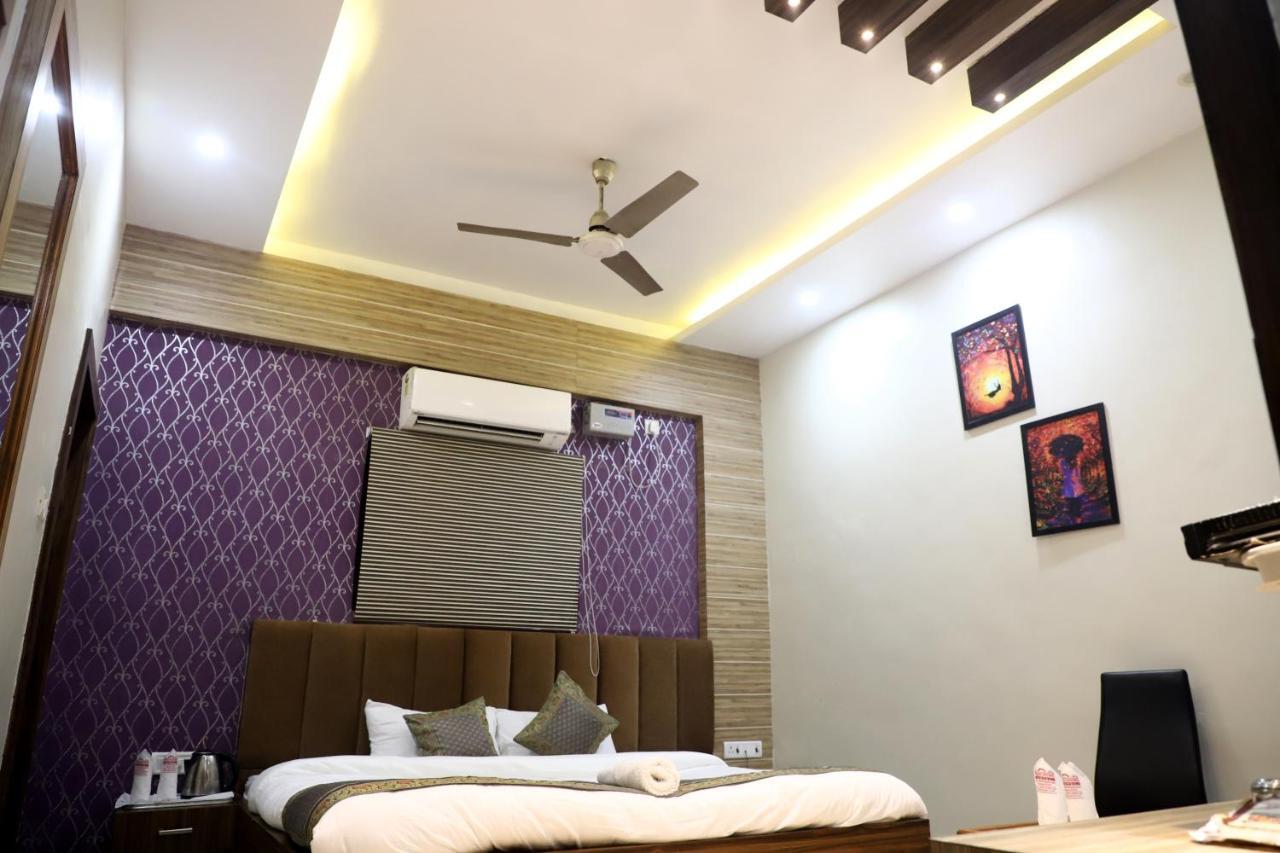 Santoor Varanasi