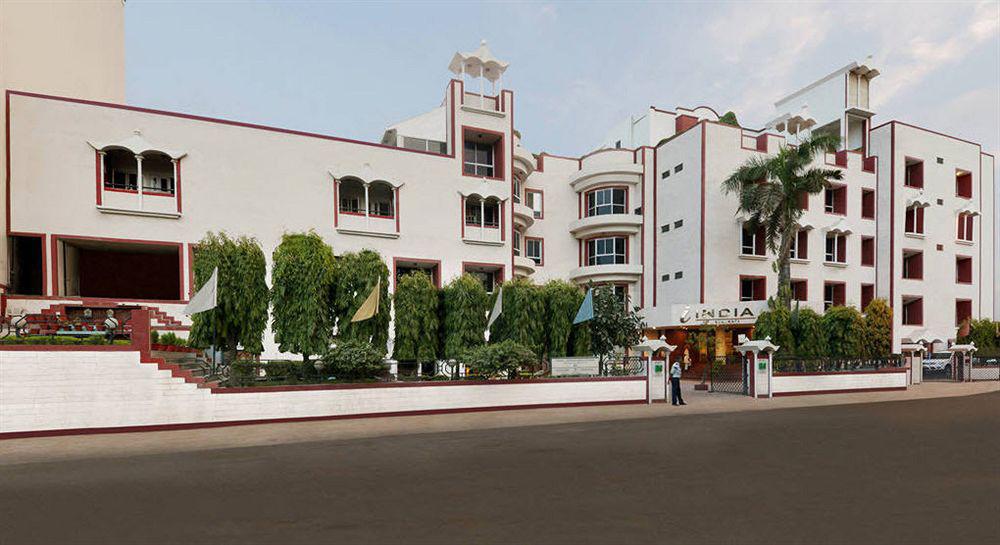 India 3*