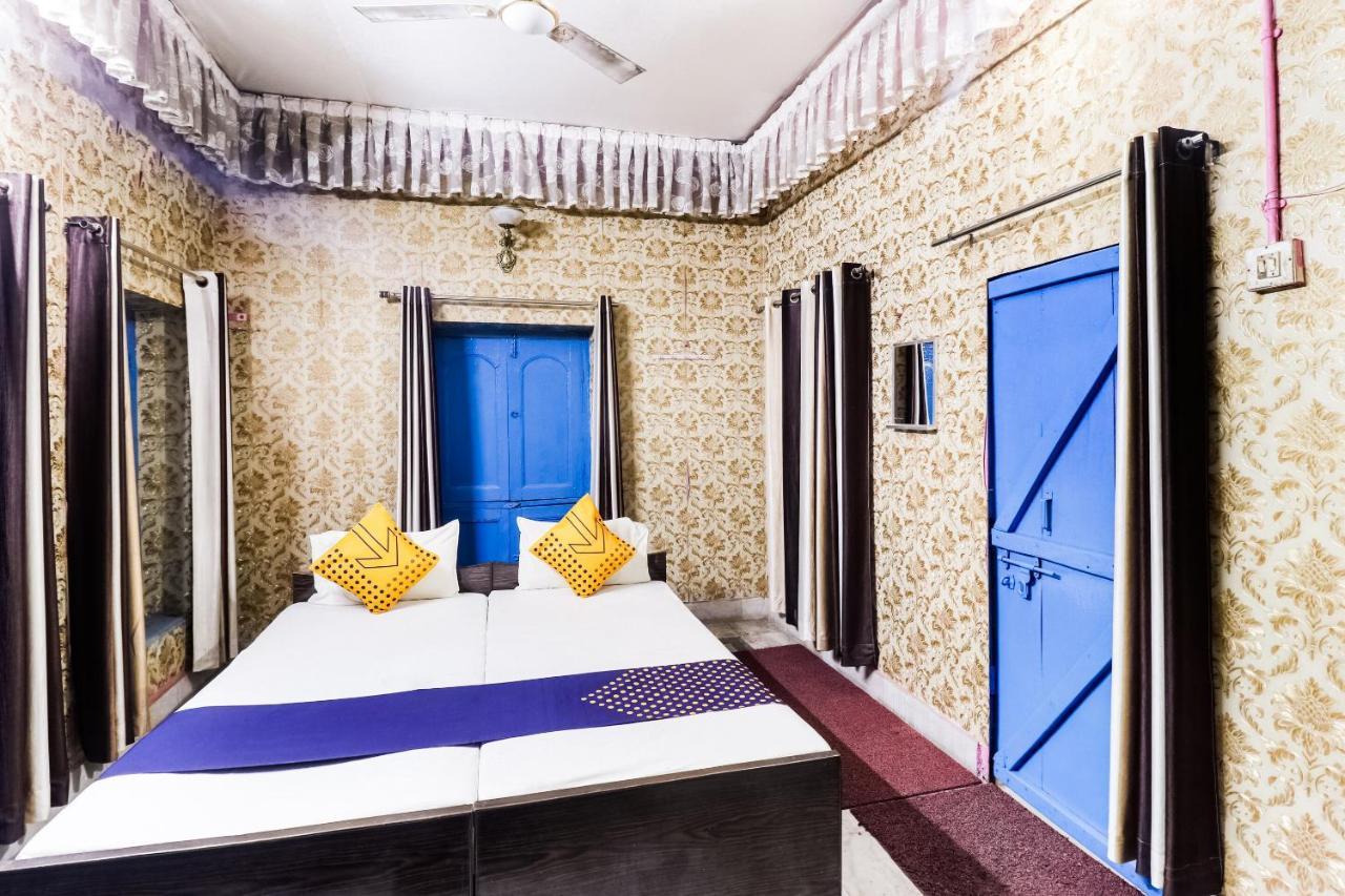 Spot On 67308 Yogi Hotel