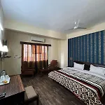 Gautam Hotel