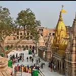 Carnival Stay - Premium Homestay With Wifi Near Ghat For Families Only