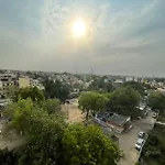 Carnival Stay - Premium Homestay With Wifi Near Ghat For Families Only