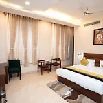 Hotel Radiance Courtyard