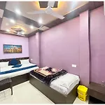 A Top Rated Hotel Shiv Darshan Home Stay - Fully Air Conditioned Guest House At Prime Location - Near Ganga Ghat And Kashi Vishwanath Temple - Hygiene & Spacious Room - With Wifi Facilities - Best Hotel In Varanasi