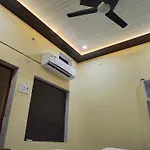 Mandakini Paying Guest House