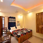 Walkin Shiva P Guest House