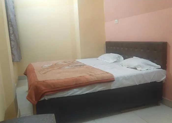 Maa Tara Guest House