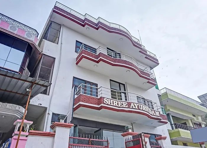Oyo 7498 Hotel Aparajita