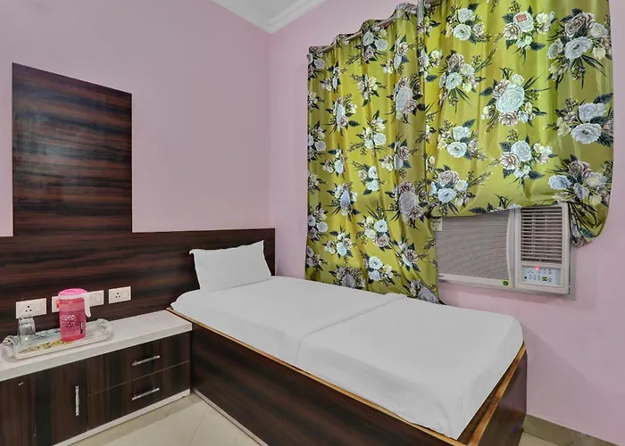 Flagship Hotel Shree Kashi Inn