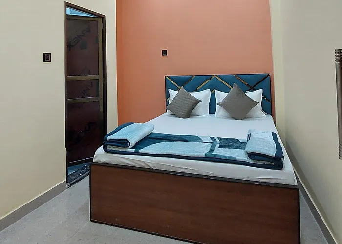 Narayani Paying Guest House