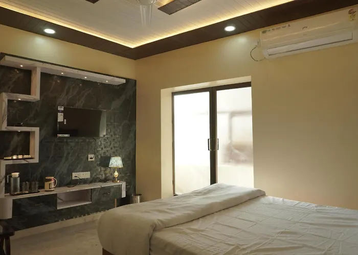 Classy5 Guest House