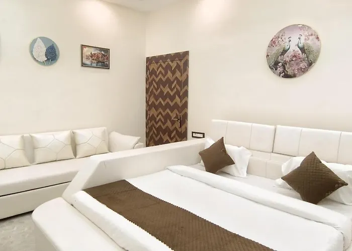 Hotel Devvanshi Vila