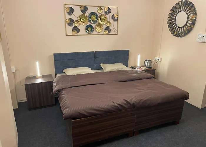 Kashi Awahan! Modern Themed Room Near Vishvanath Temple