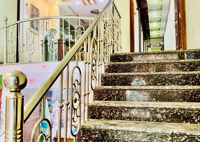 Shri Ji Hotel