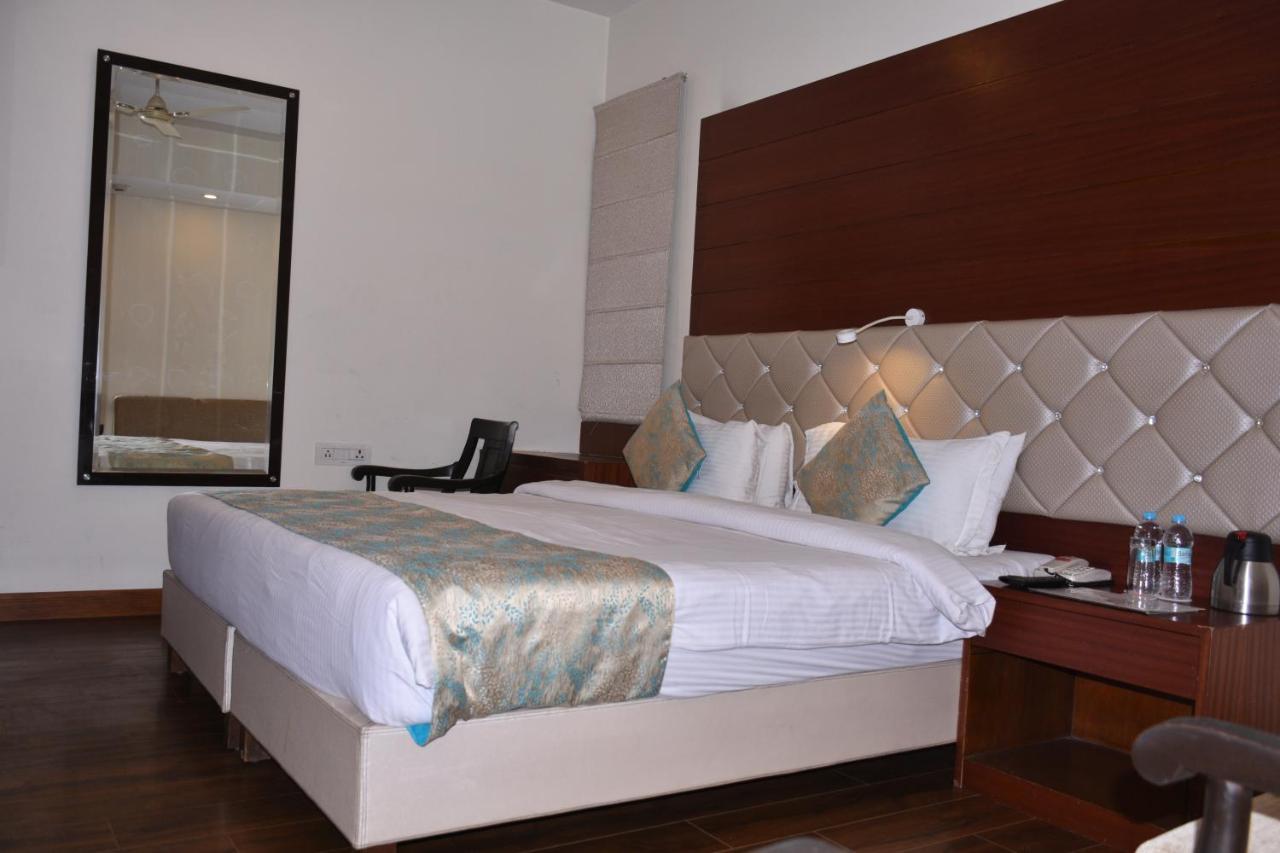 Meadows 3* Varanasi