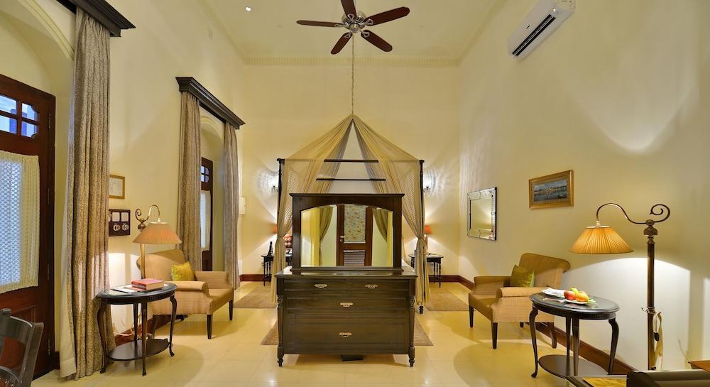 Taj Nadesar Palace 5*