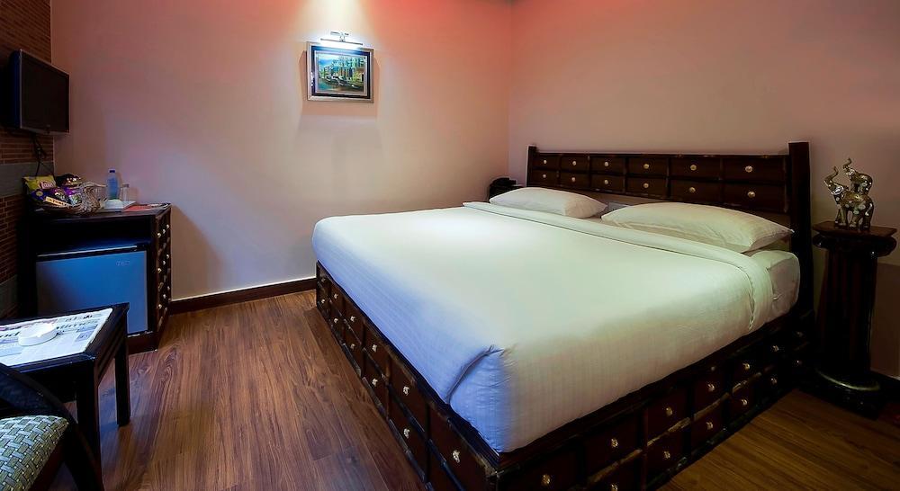 Hotel Heritage At Assi Ghat 3*