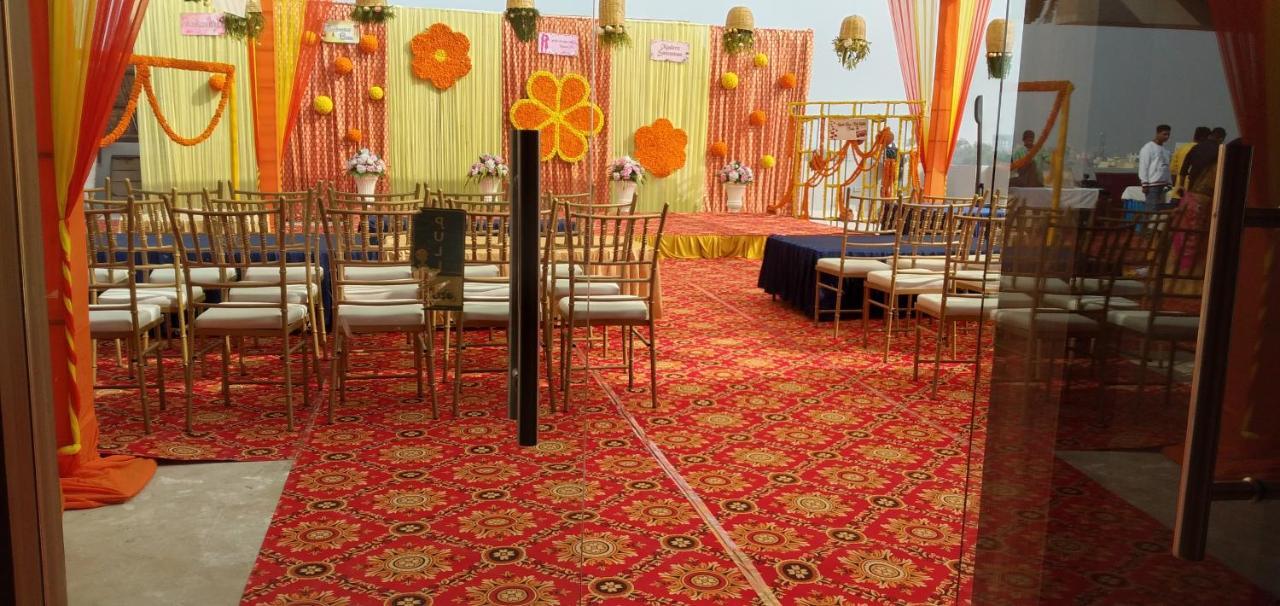 Hotel Four Element Varanasi