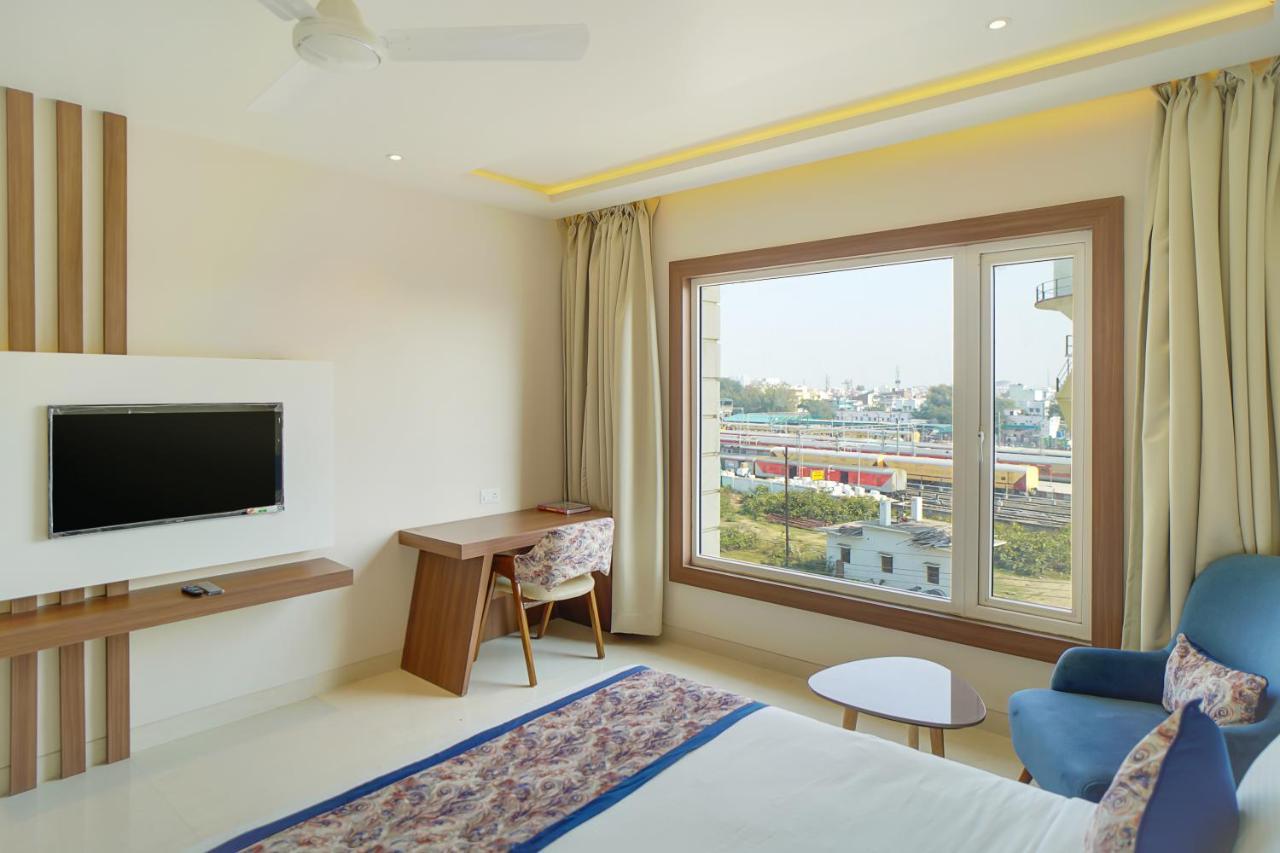 Four Element Hotel 3*