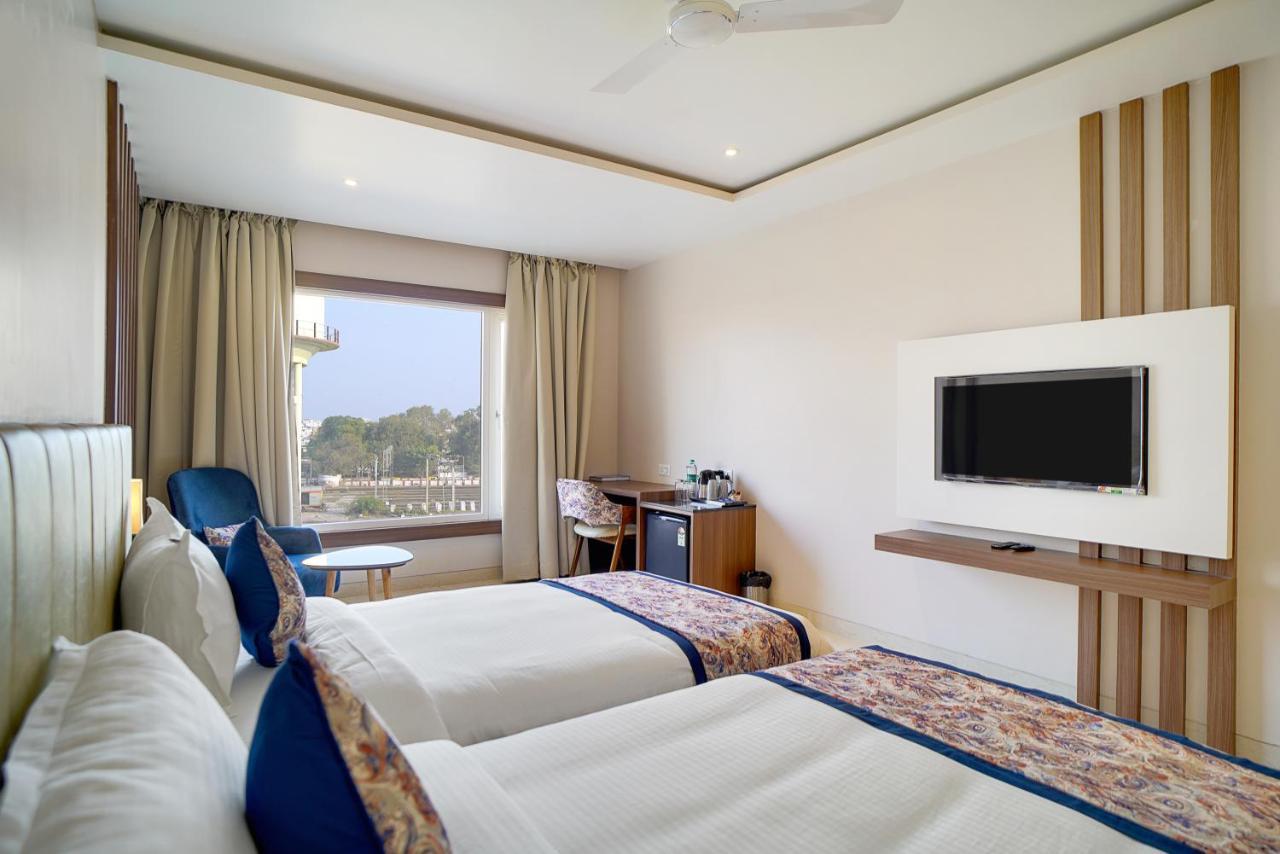 Hotel Four Element Varanasi