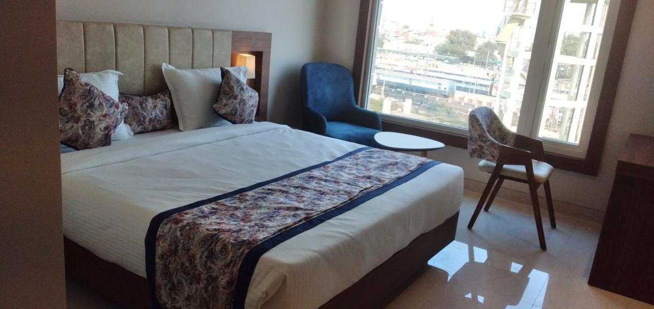 Four Element Hotel 3*