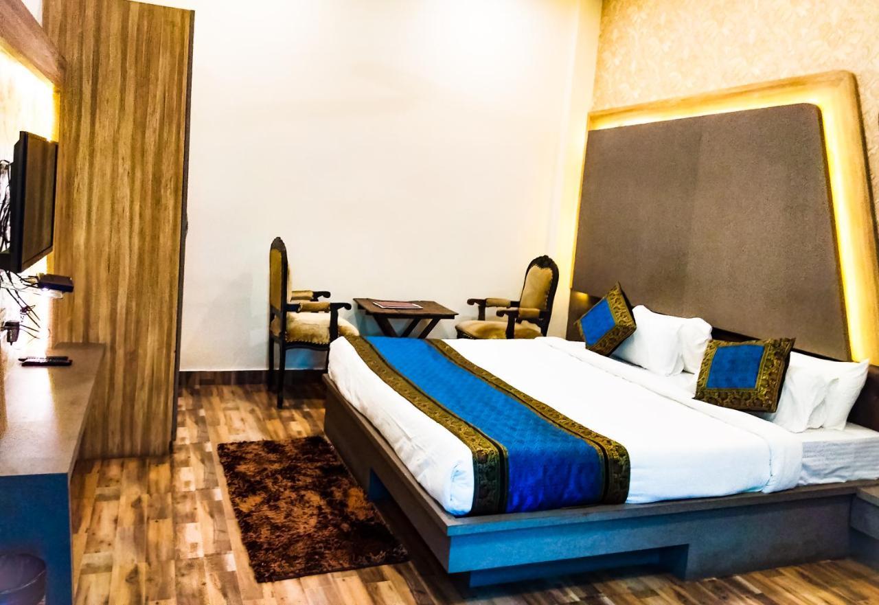 Inn Dwivedi Sri Omkar Palace 3*