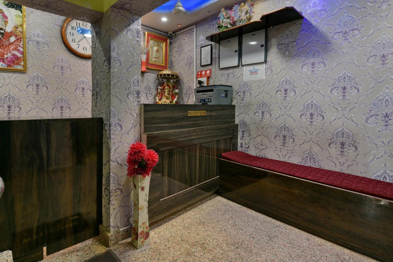 Oyo Flagship 13588 Mahaveer International 3*