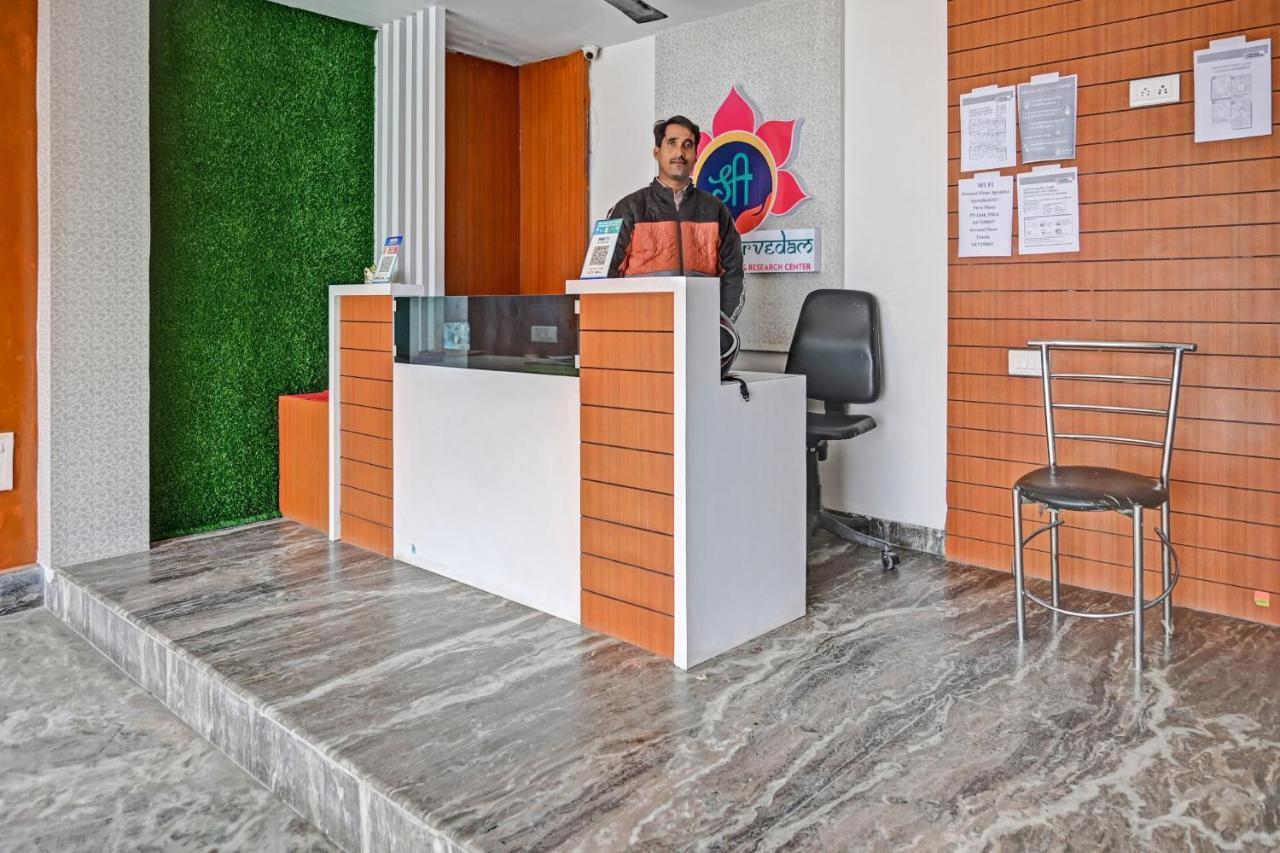 Hotel Oyo 7498 Aparajita