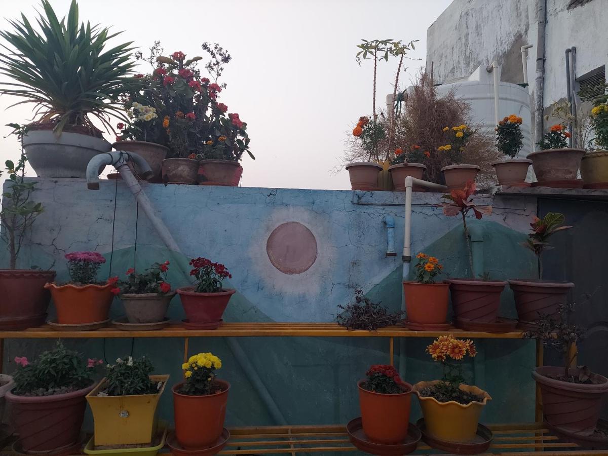 Om Shanthi Paying Varanasi