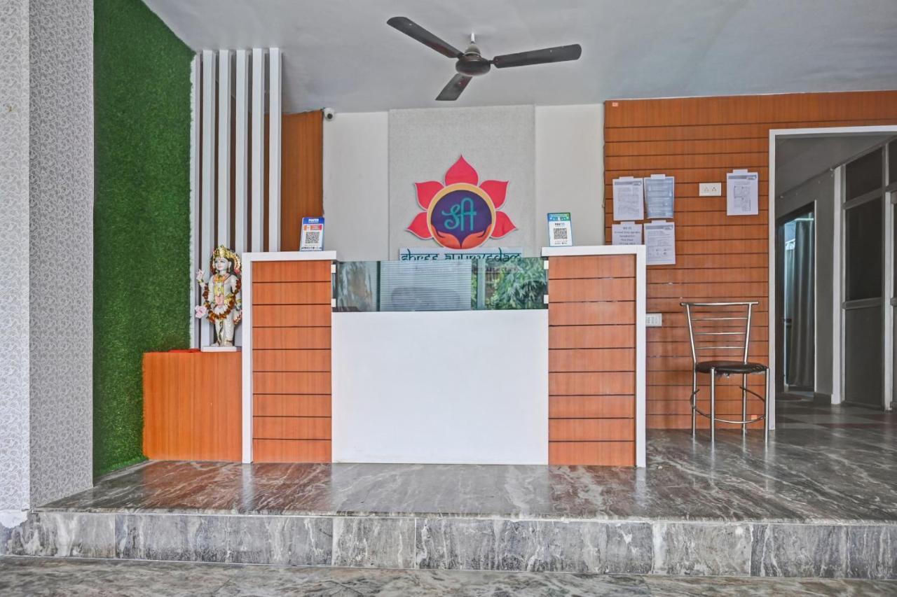 Oyo 7498 Aparajita 3*