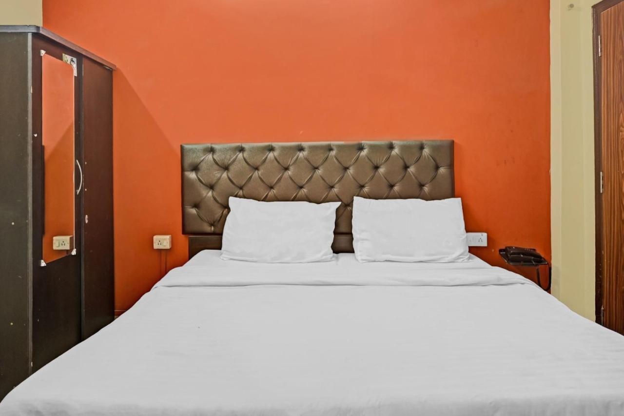 Oyo 7498 Aparajita 3*