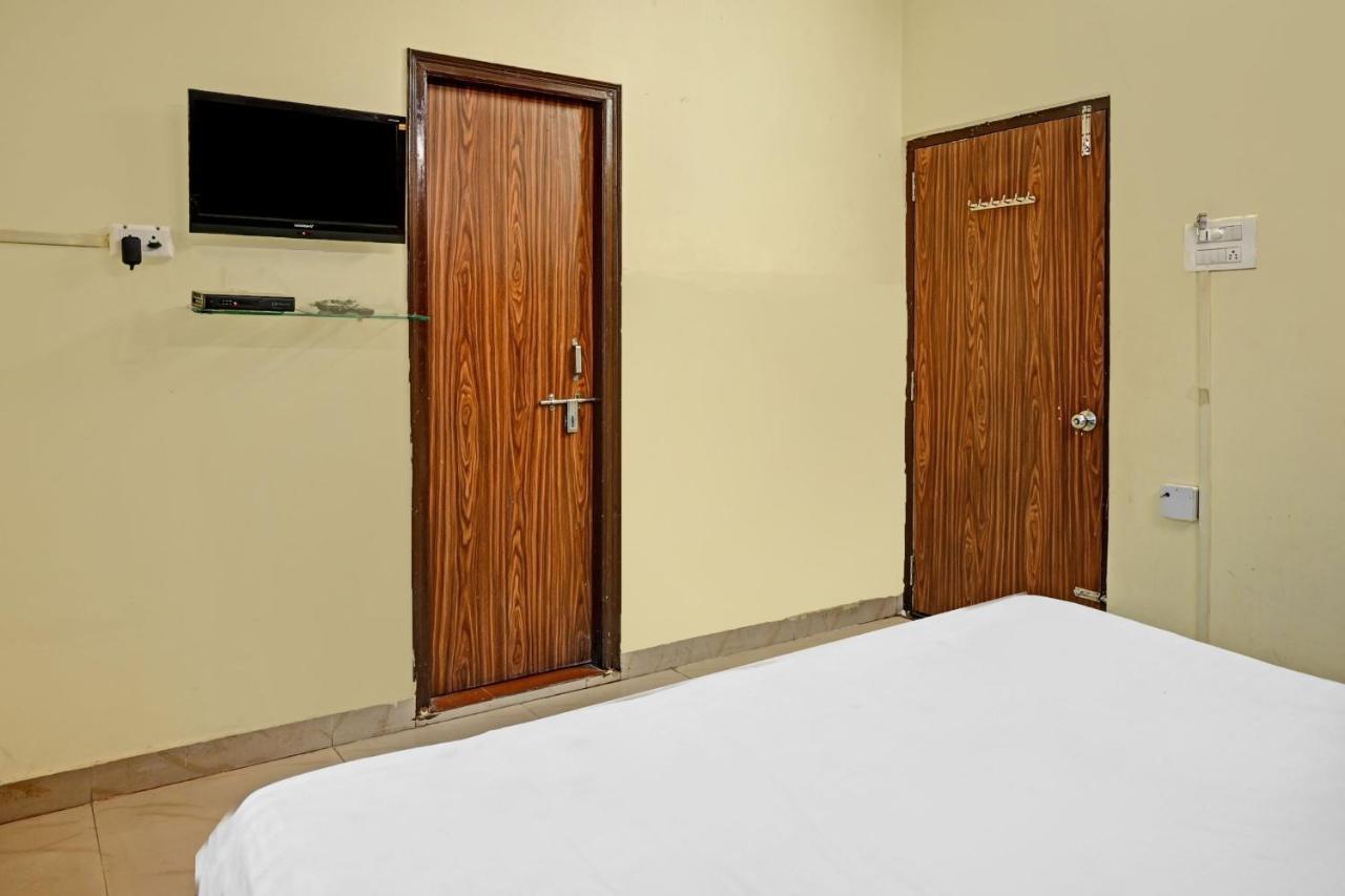 Oyo 7498 Aparajita 3*