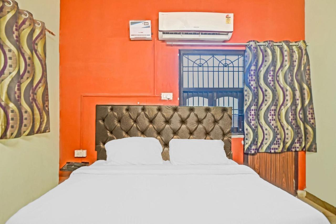 Oyo 7498 Aparajita 3* Varanasi