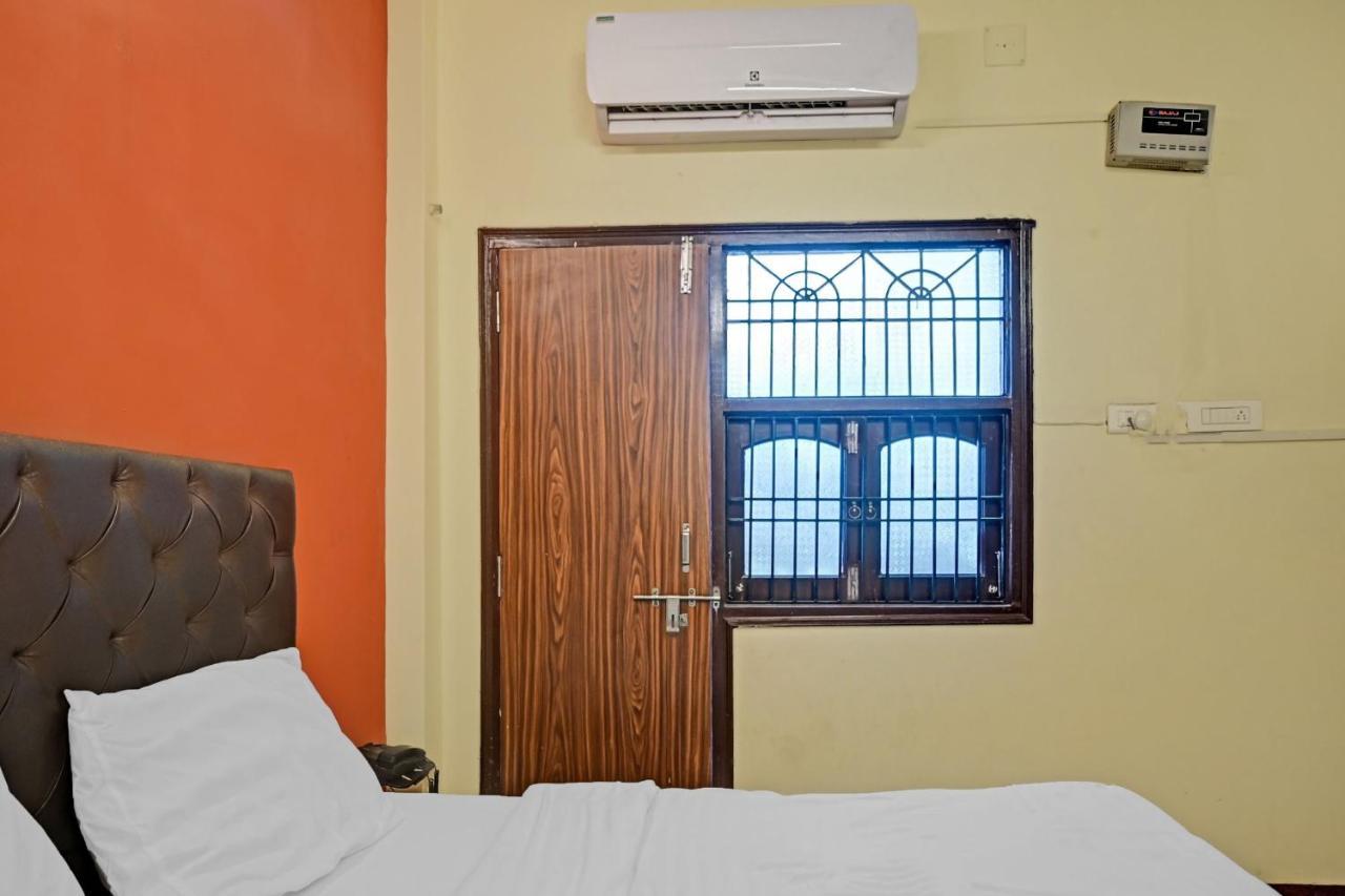Oyo 7498 Aparajita Varanasi
