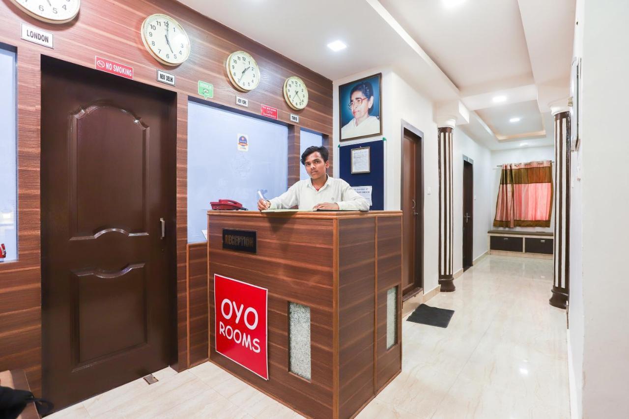 Oyo 943 The Swastik Hotel