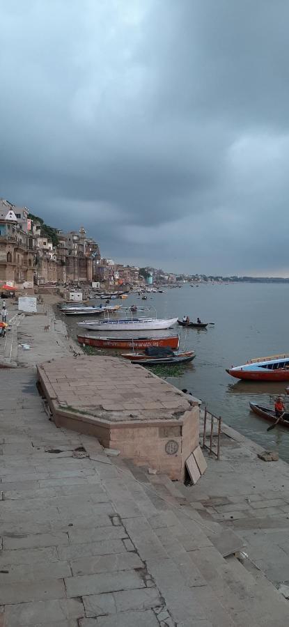 Monalisa Hostel Varanasi