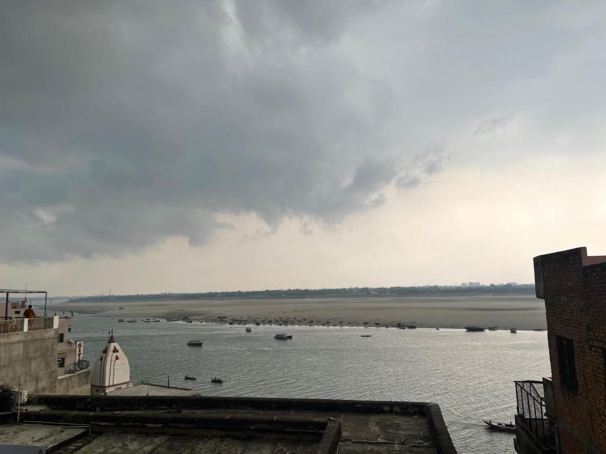 Indra Paying Varanasi