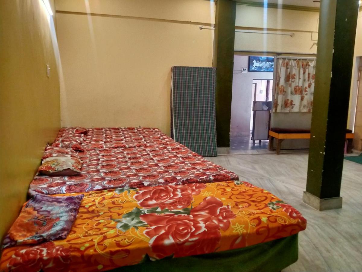 Aakash Ganga Hotel *