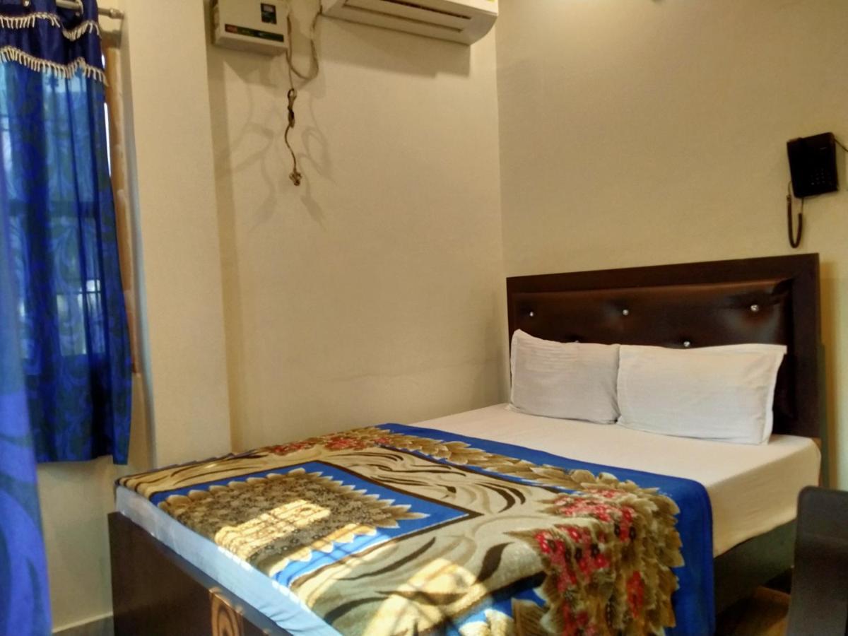 Hotel Aakash Ganga *