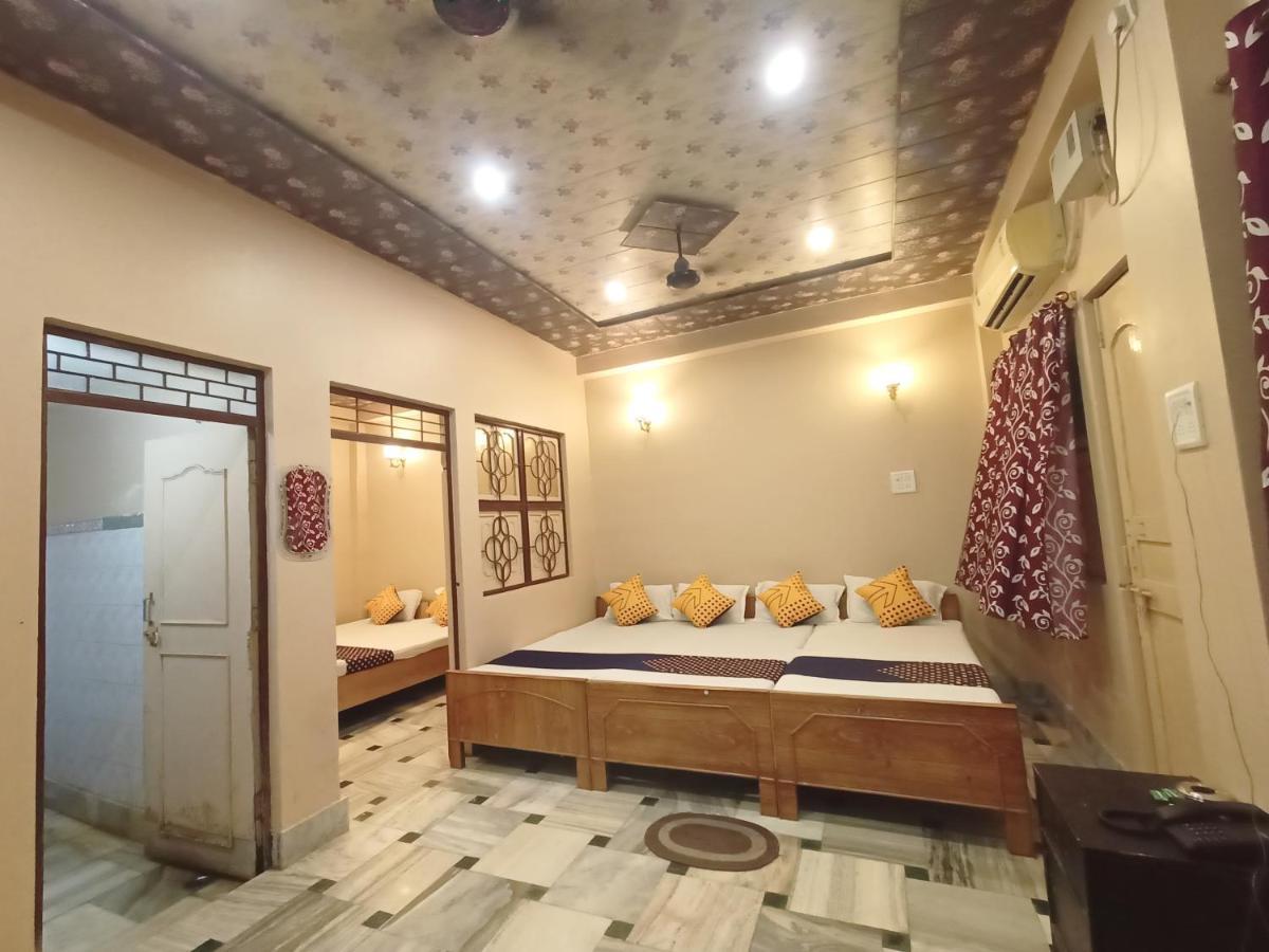 Aakash Ganga Hotel Varanasi