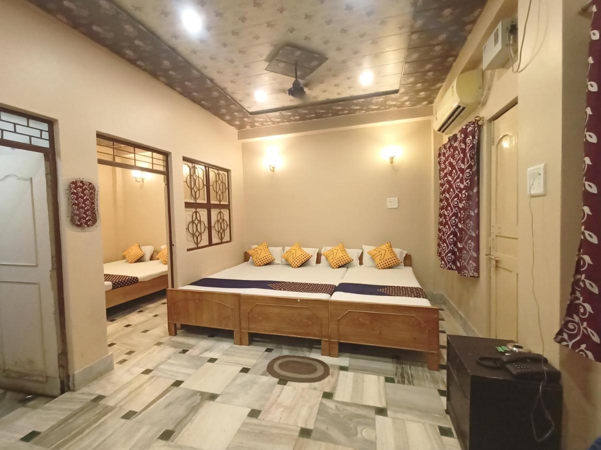 Hotel Aakash Ganga Varanasi