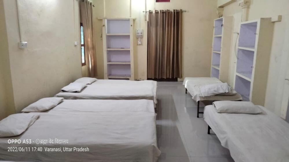 Shri Swami Sheetal Das Akhada B1-88 Assi , Near Pushkar Talab,varanasi, Ashram Dharmshala Guest house