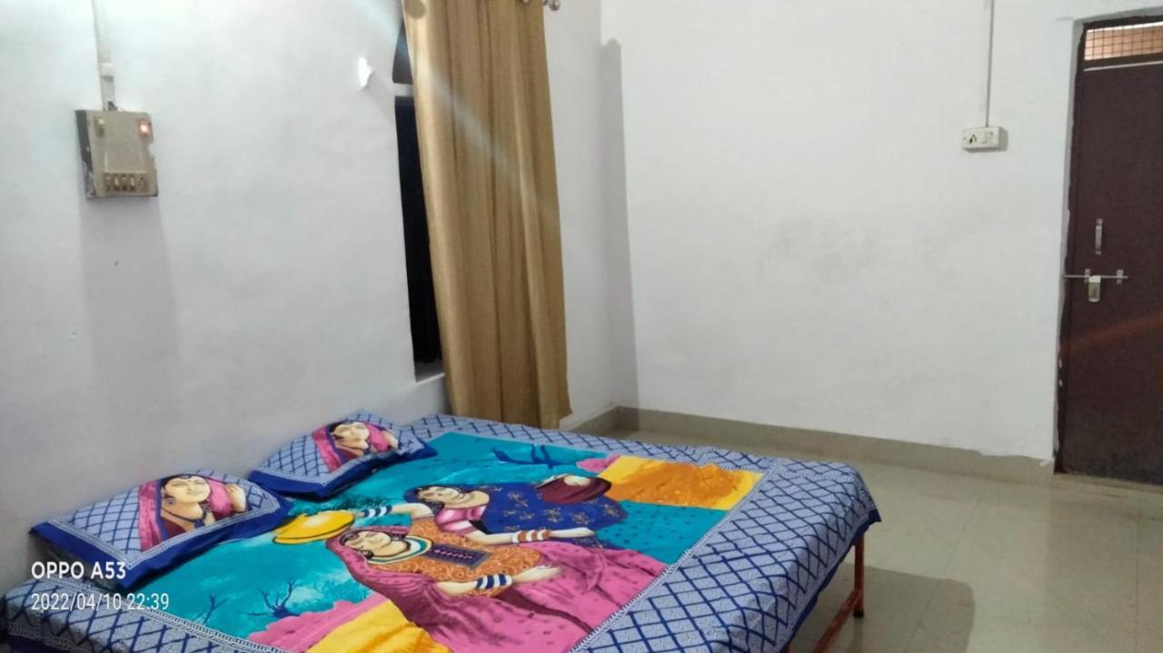 Shri Swami Sheetal Das Akhada B1-88 Assi , Near Pushkar Talab,varanasi, Ashram Dharmshala Guest house
