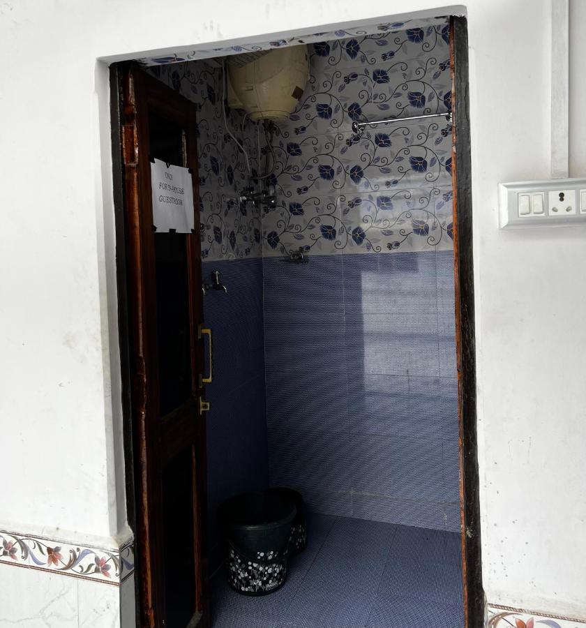 Hostel Wanderlust &