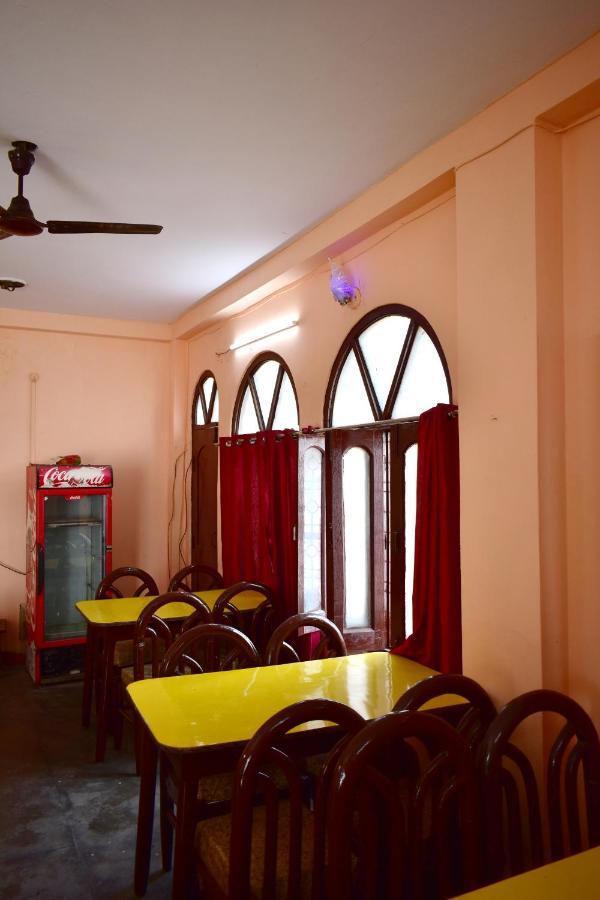 Guest house Sandhya Near Ganga River