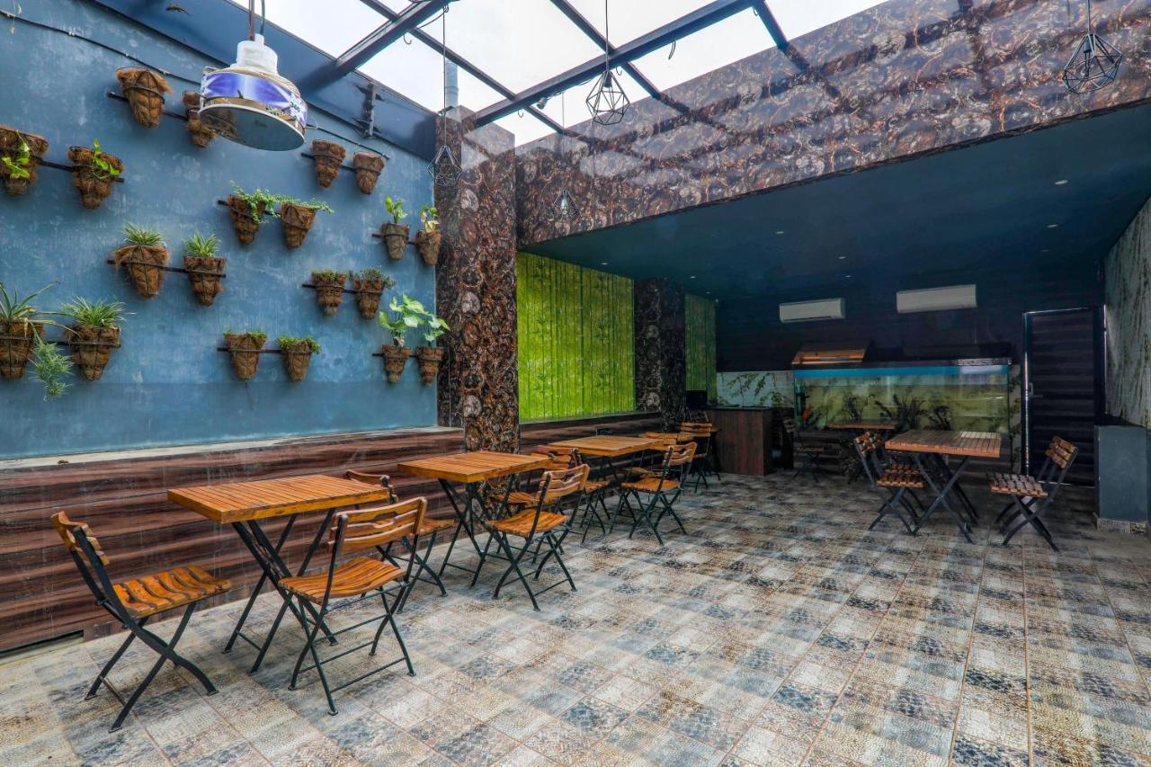 Fabhotel Lemon Grass Hotel
